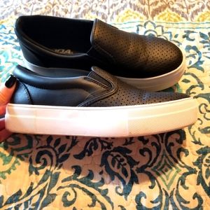 Womens slip on shoes